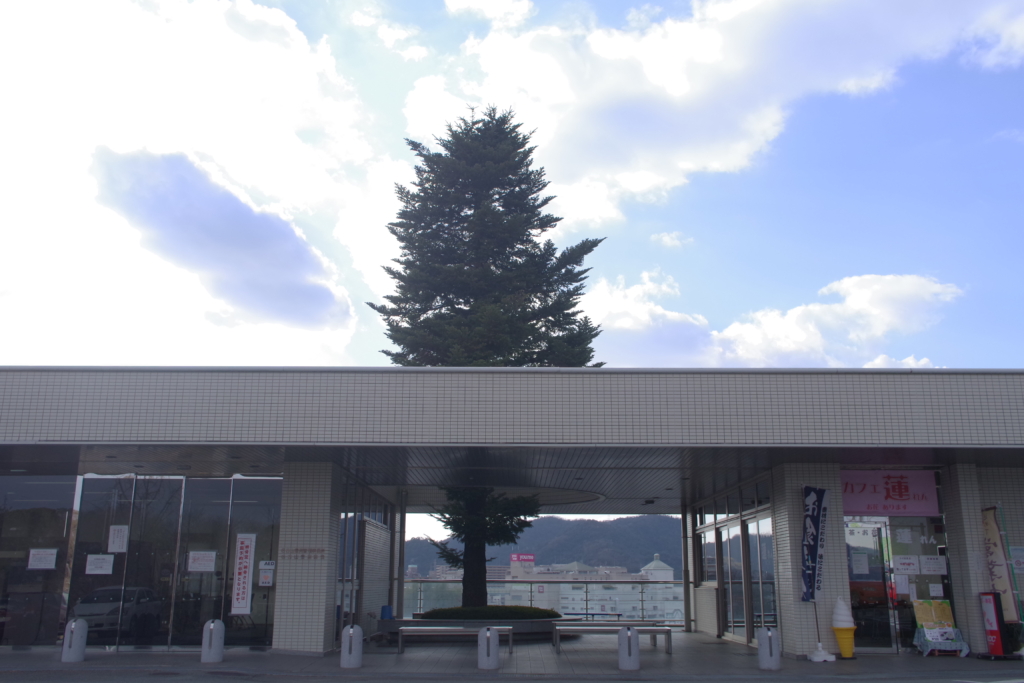 名古山霊苑（名古山斎場・仏舎利塔）